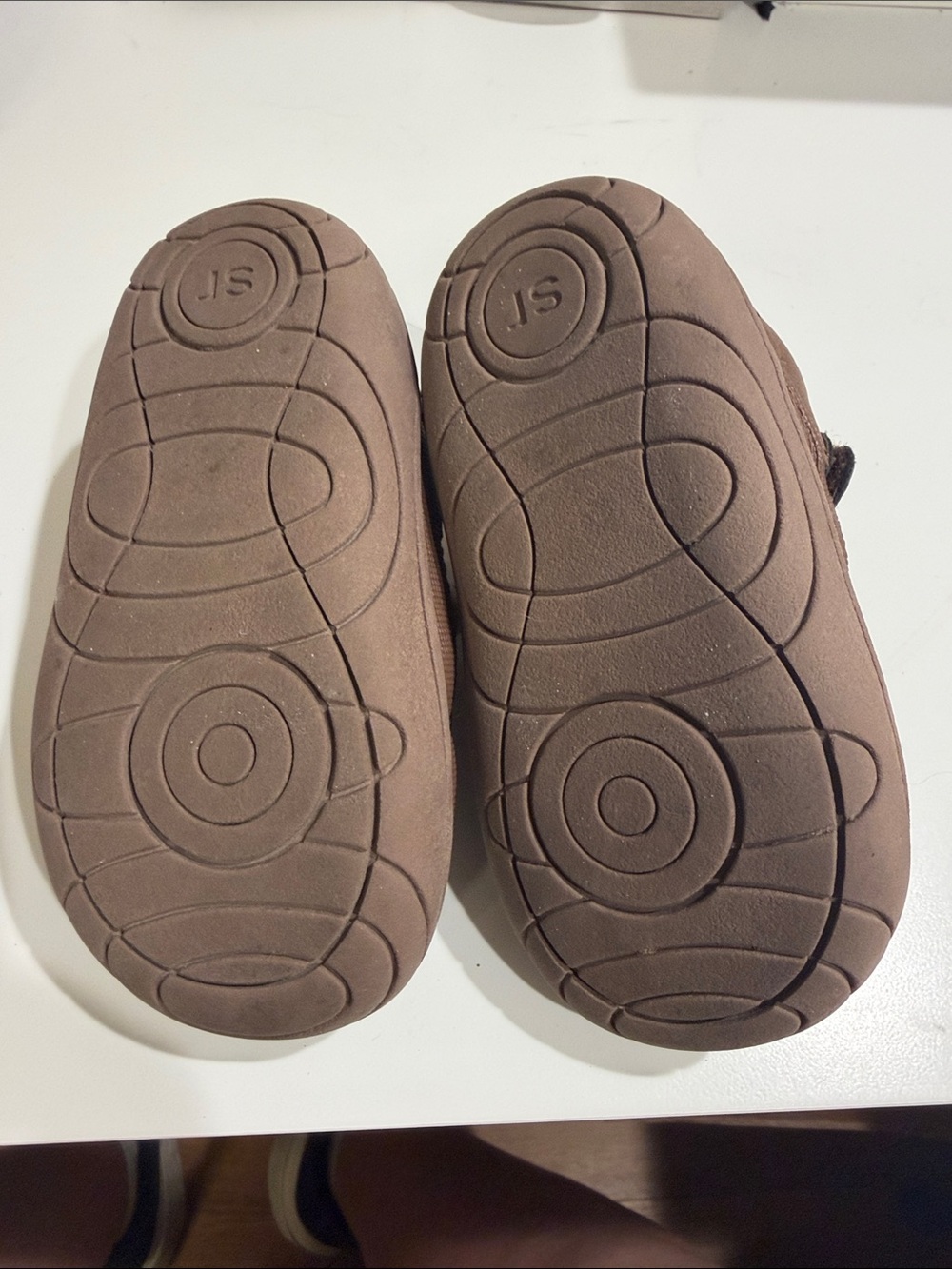 Stride Rite Brown Closed-Toe Kids Sandals with Hook-and-Loop Strap - Picture 3 of 5